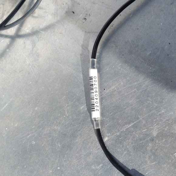 ARAMA Black Wired Headset - Picture 3 of 3